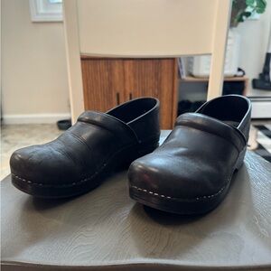 Dansko women’s Black Slip-On Loafers